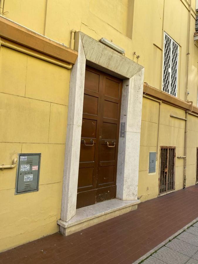 Апартаменты Monolocale Nel Corso Лидо-ди-Остия Экстерьер фото